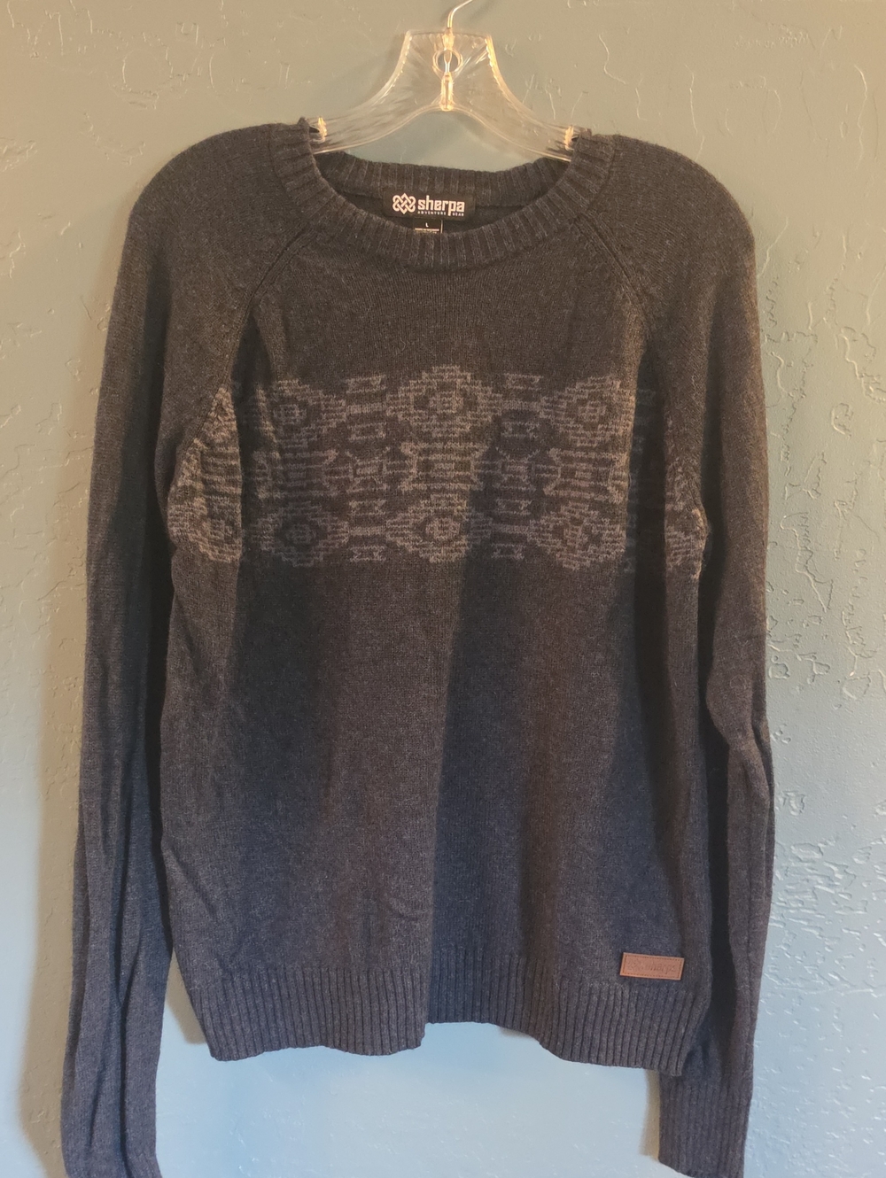 Sherpa Adventure Gear Men's Charcoal Patterned Crewneck Sweater